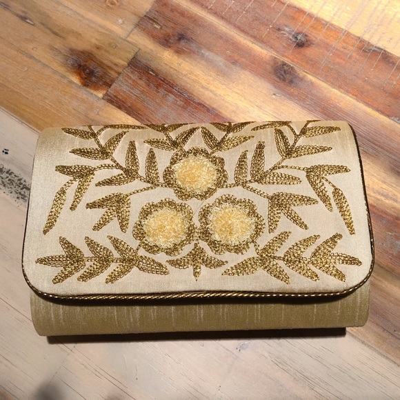 Handbags - Embroidered Raw Silk Clutch Party Purse **LAST ONE